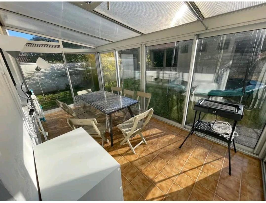 -Comme A La Maison- Jardin, Veranda, Ideal Familles Et Business Niort Exterior photo